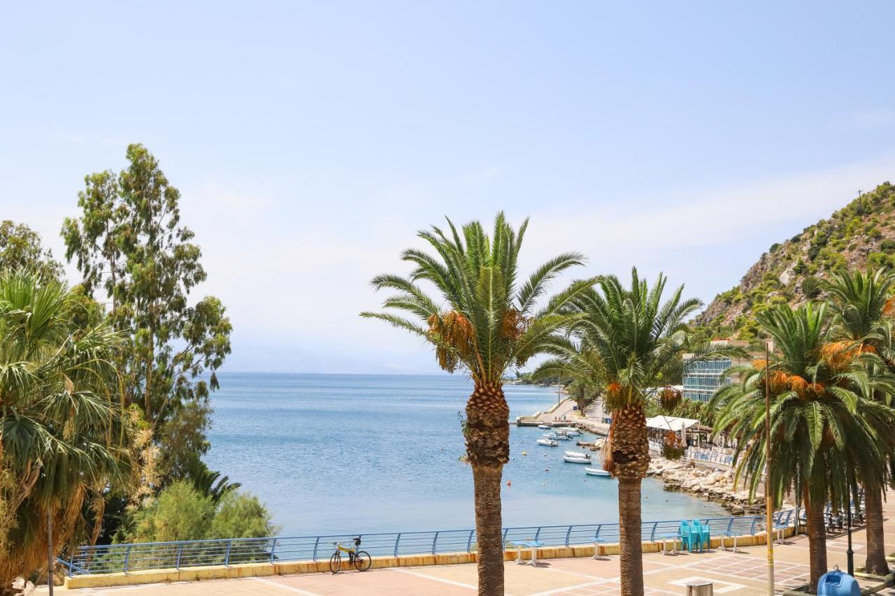 Luxury Seaview Apartment Con Vista Loutráki Zewnętrze zdjęcie
