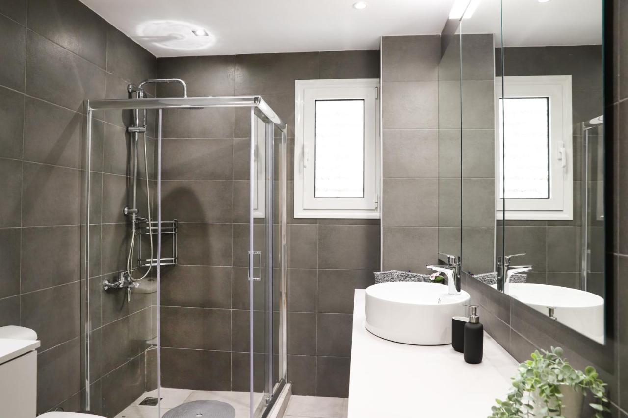 Luxury Seaview Apartment Con Vista Loutráki Zewnętrze zdjęcie
