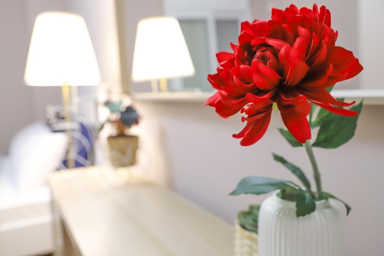 Luxury Seaview Apartment Con Vista Loutráki Zewnętrze zdjęcie